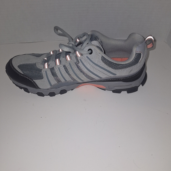 Fila Gray and Black Women's Athletic Shoes - Picture 5 of 9